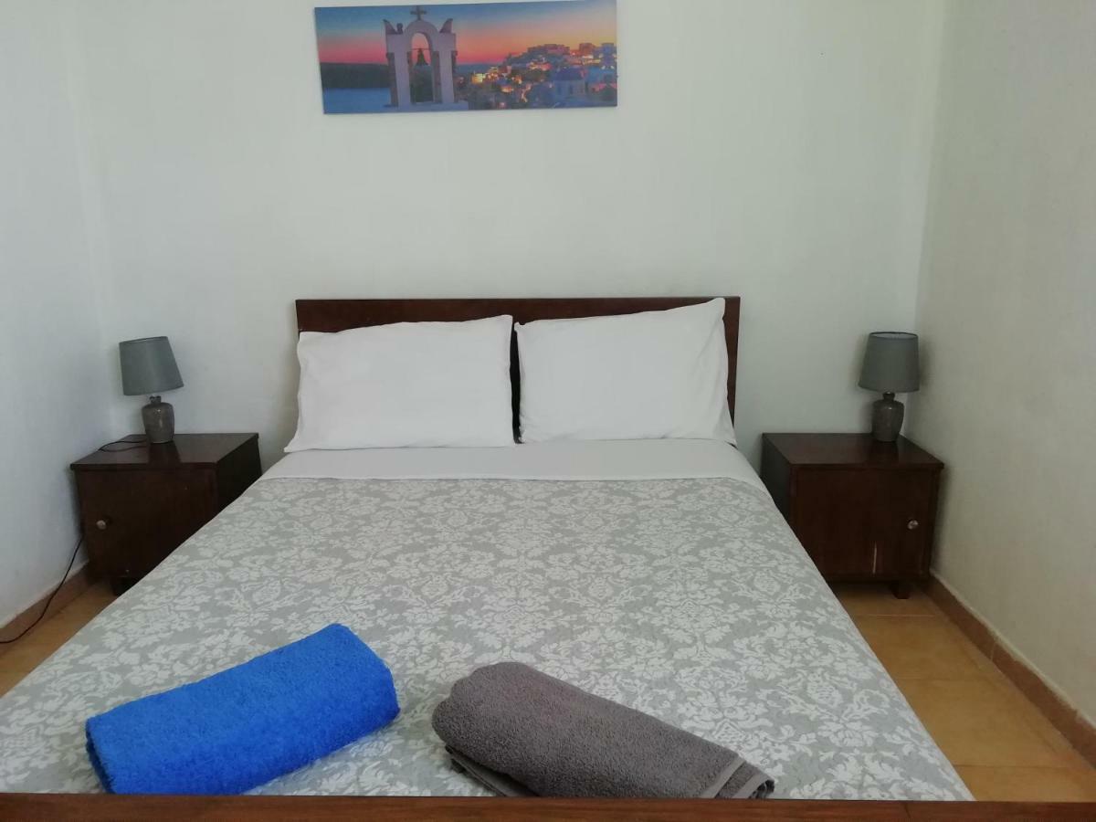 Airport View House Apartment Artemida  Ngoại thất bức ảnh